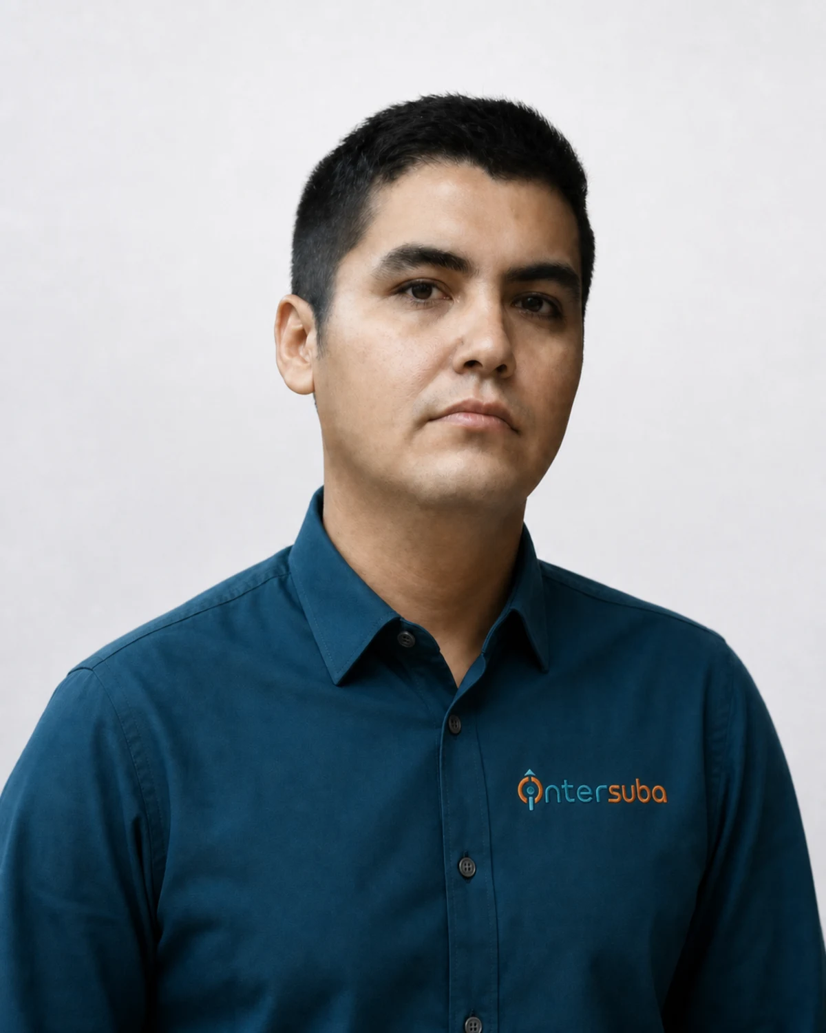 Retrato profesional de Balzhoyt Roldán Ortega, CEO y fundador de Intersuba